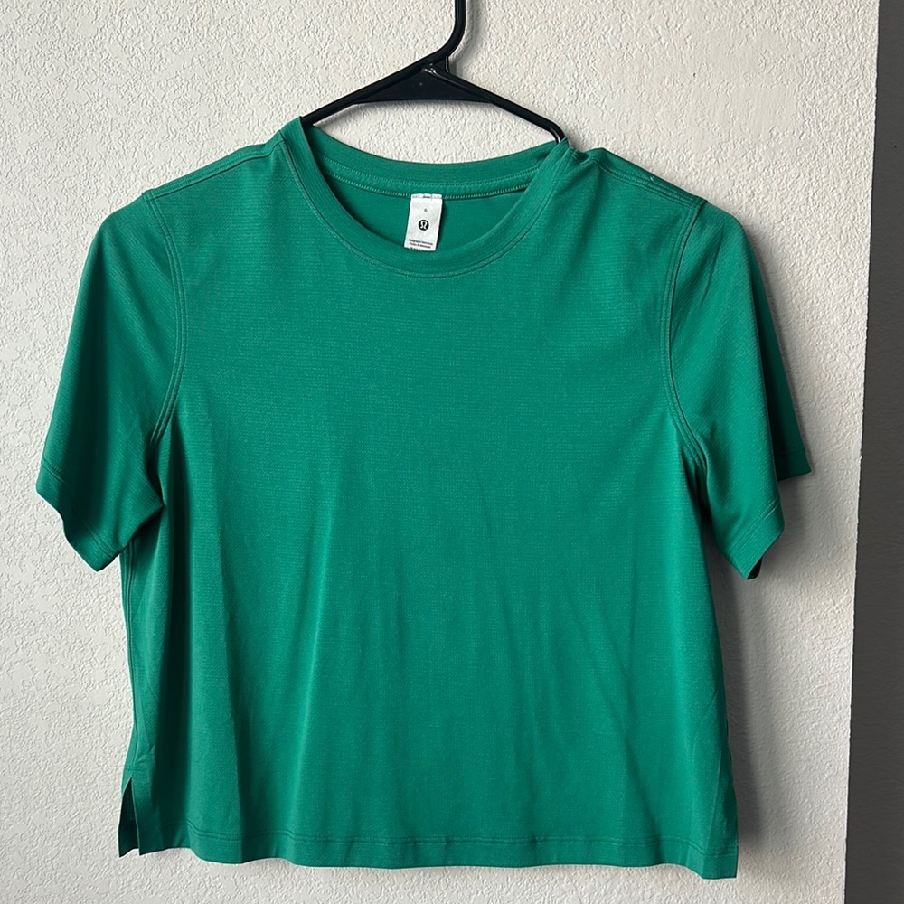 Green lululemon workout top